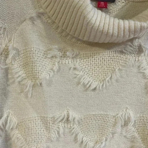[XXL] Vince Camuto Rolled Neck Cream/White Geometric  Fringe Pullover Sweater - Picture 3 of 8